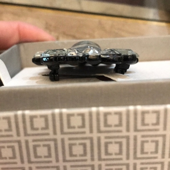 Liz Claiborne Brooch - Picture 3 of 3